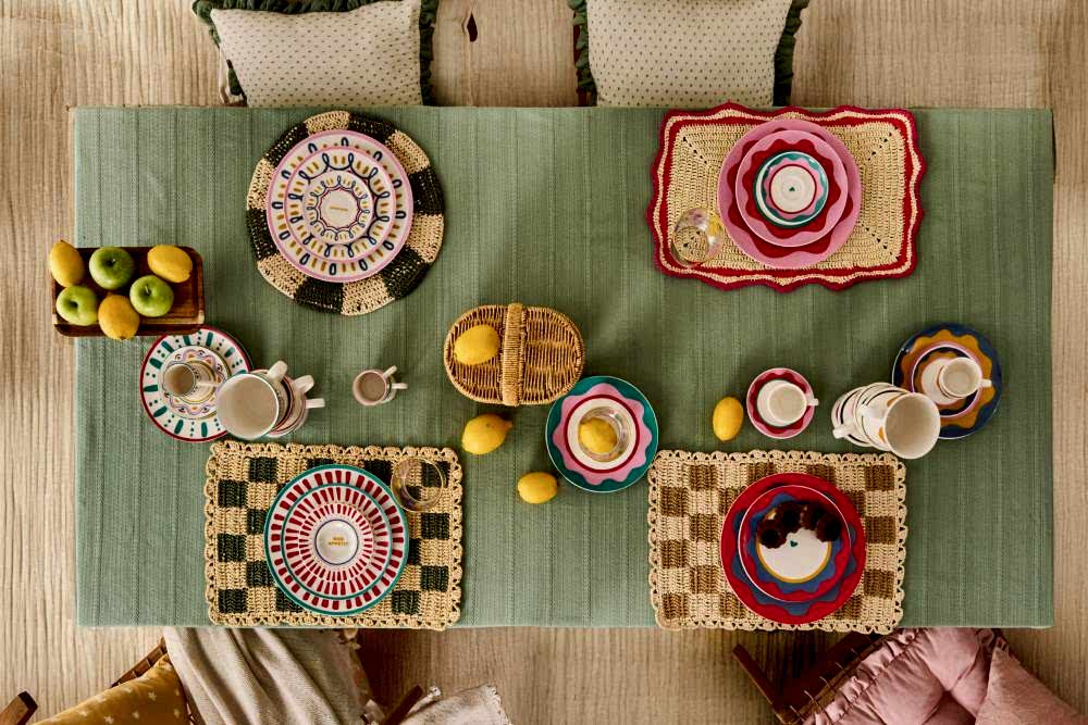 Evidea Kitchen ve Evidea Soft’un bahar renkleriyle hazırlanan renkli sofra